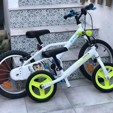NEW LUXURY Malaga Beach House, 2 city bikes, 2 children's bikes, WiFi, BIG terrace, BBQ, Family, Childfriendly Exterior foto