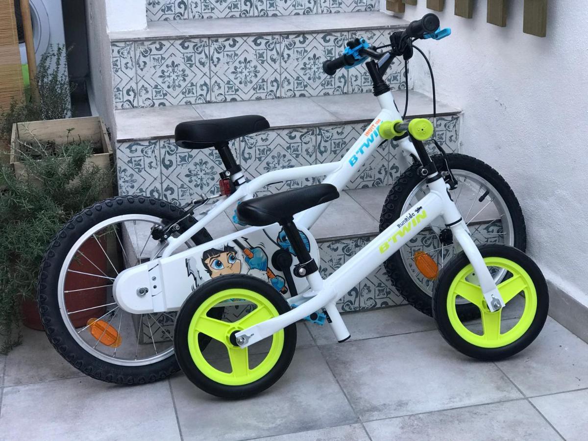NEW LUXURY Malaga Beach House, 2 city bikes, 2 children's bikes, WiFi, BIG terrace, BBQ, Family, Childfriendly Exterior foto