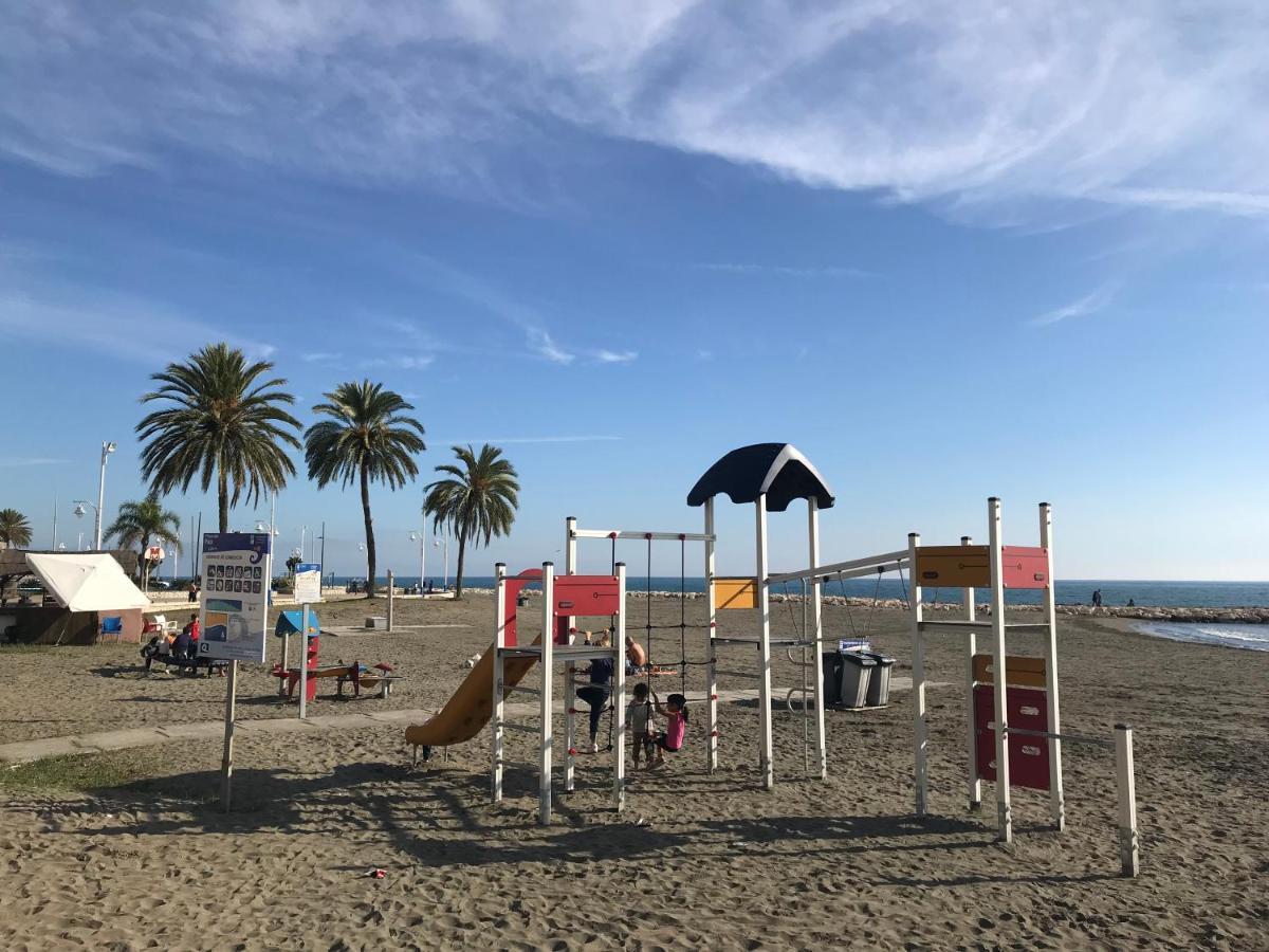 NEW LUXURY Malaga Beach House, 2 city bikes, 2 children's bikes, WiFi, BIG terrace, BBQ, Family, Childfriendly Exterior foto