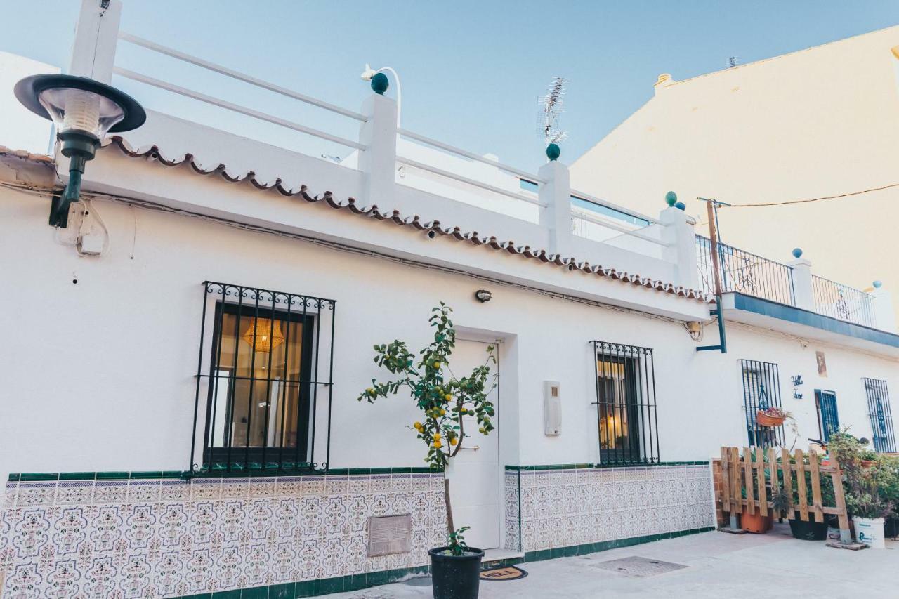 NEW LUXURY Malaga Beach House, 2 city bikes, 2 children's bikes, WiFi, BIG terrace, BBQ, Family, Childfriendly Exterior foto