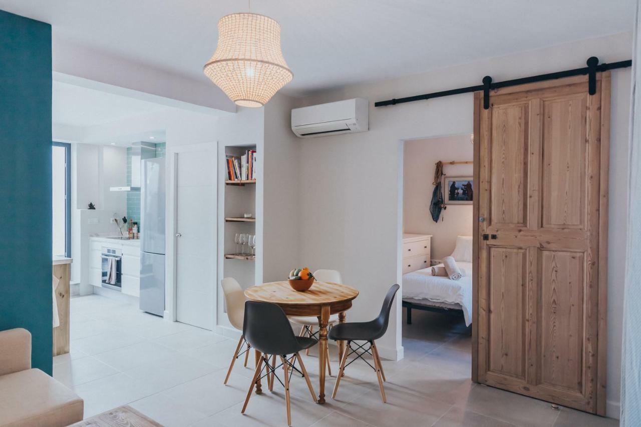 NEW LUXURY Malaga Beach House, 2 city bikes, 2 children's bikes, WiFi, BIG terrace, BBQ, Family, Childfriendly Exterior foto
