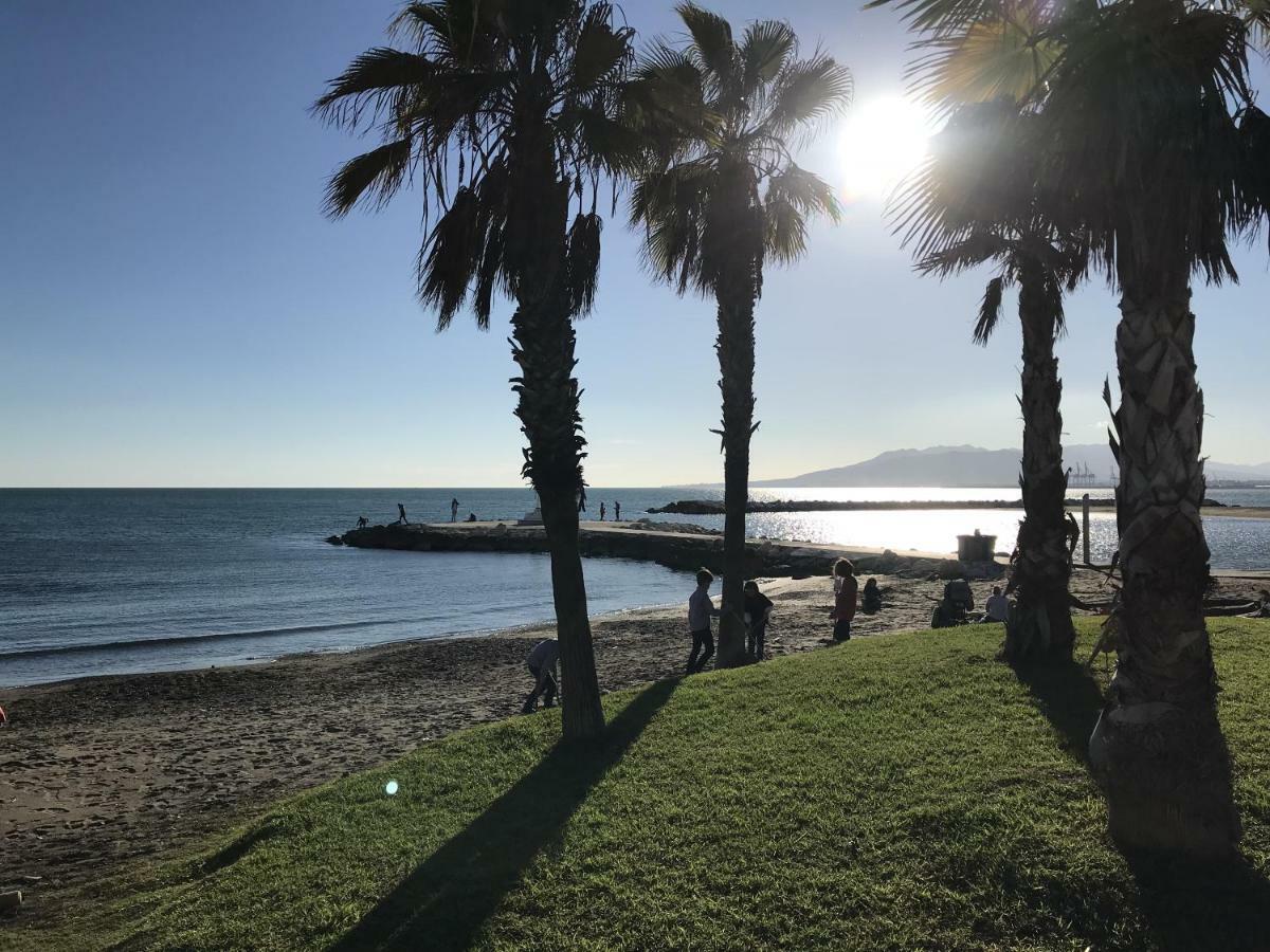 NEW LUXURY Malaga Beach House, 2 city bikes, 2 children's bikes, WiFi, BIG terrace, BBQ, Family, Childfriendly Exterior foto