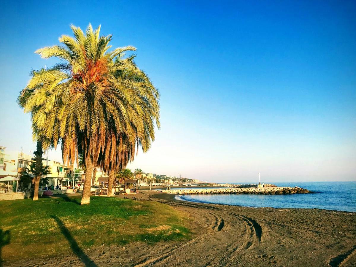 NEW LUXURY Malaga Beach House, 2 city bikes, 2 children's bikes, WiFi, BIG terrace, BBQ, Family, Childfriendly Exterior foto